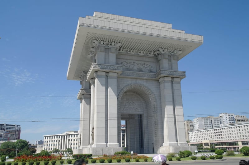 Arc of Triumph milik Korea Utara yang menjadi salah satu destinasi wisata. (Foto: Korea Konsult/THE EDITOR)