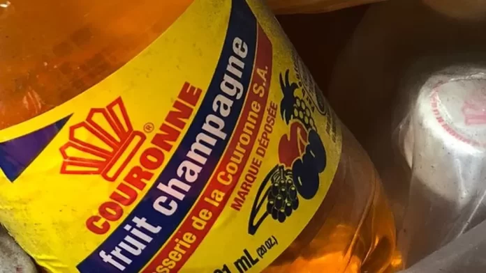 Produk Couronne Fruit Champagne yang dihancurkan oleh pemerintah Prancis karena melanggar aturan AOC.