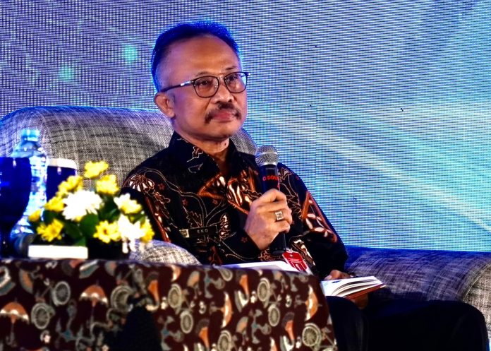 Director General of Directorate General of Village Government Development (Dirjen Bina Pemdes) of the Ministry of Home Affairs (Kemendagri) Eko Prasetyanto Purnomo Putro as a speaker at the National Working Meeting of Sub-District Heads and Socialization of P3PD at the Grand Sahid Hotel, Jakarta (Picture: THE EDITOR)