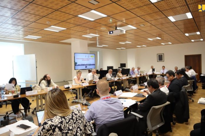 The Discussion of the 21st Meeting of The High-level Experts and Leaders Panel (HELP) on Water and Disasters which was held in Madrid, Spain, Tuesday (27/6) which the Indonesian Government took part in as the host of 10th World Water Forum.