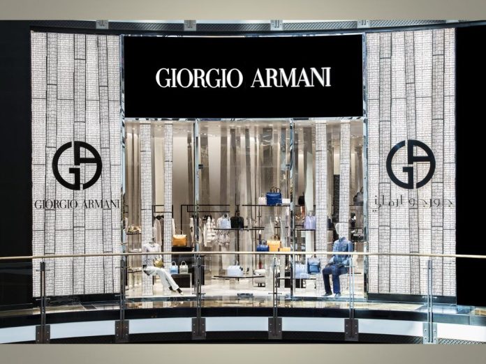 Salah satu outlet Giorgio Armani di Mall of the Emirates di Dubai, Uni Emirat Arab.