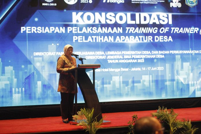 Secretary of Ditjen Pemdes of Kemendagri Paudah opened the Village Officials Training of Trainer (TOT) event at the Swiss Hotel Bell, Jakarta (Picture: THE EDITOR)