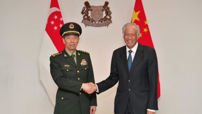 Menteri Pertahanan Nasional China Jenderal Li Shangfu bertemu dengan Menteri Pertahanan Singapura Ng Eng Hen pada Kamis (1/6) untuk menandatangani MoU.