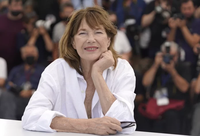 Jane Birkin dalam photo call untuk film “Jane by Charlotte” pada festival film internasional ke-74 di Cannes, Prancis, Juli 2021.