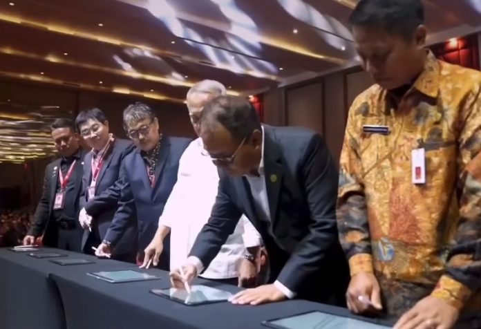 The Mayor of Makassar Danny Pomanto at the 4th ASEAN Architect Congress at the Gammara Hotel, Makassar, South Sulawesi.