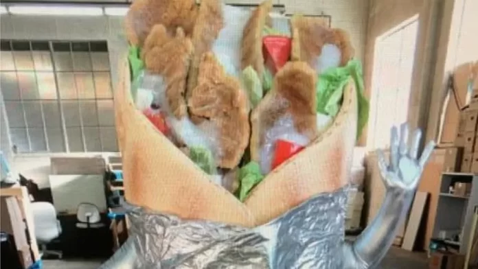 Kostum sandwich donair yang dilelang di Kanada.