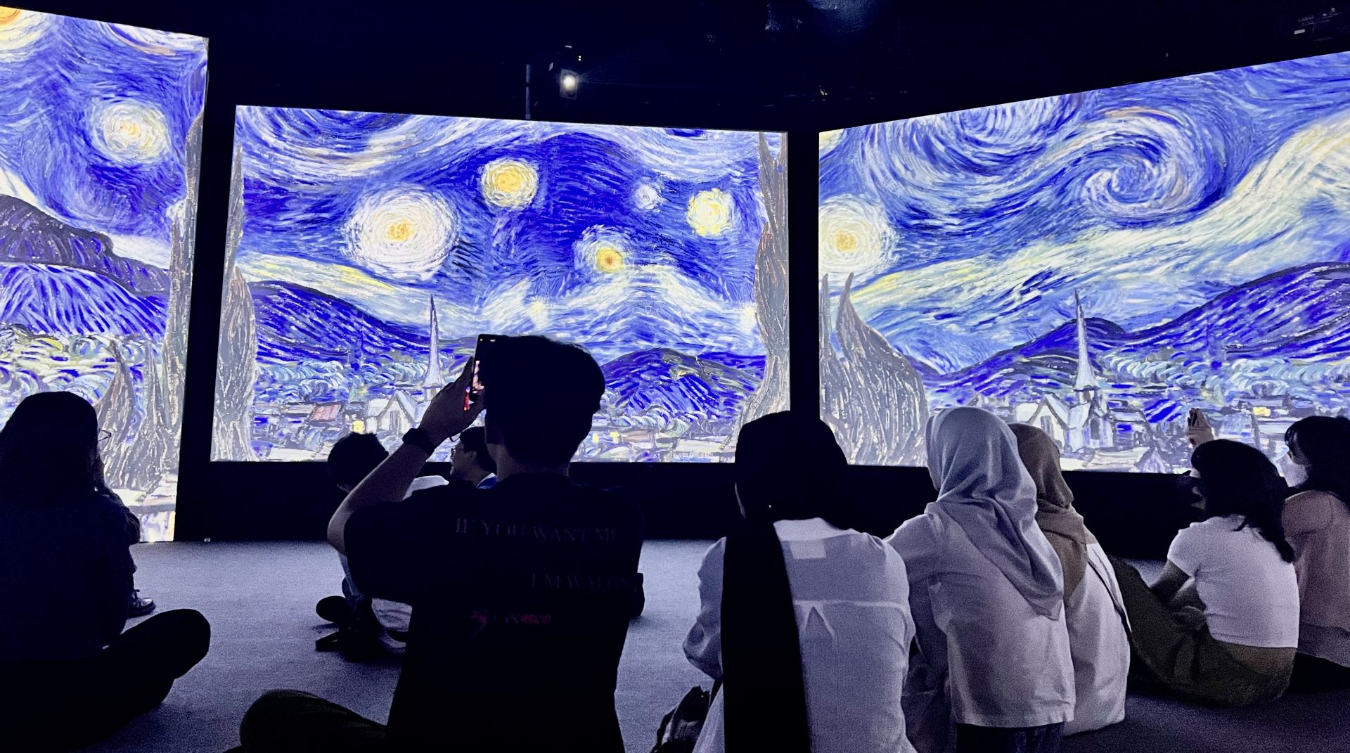 Lukisan yang dibuat oleh Van Gogh saat ia berada di Rumah sakit Jiwa (Foto: Elitha Evinora Br Tarigan/THE EDITOR)