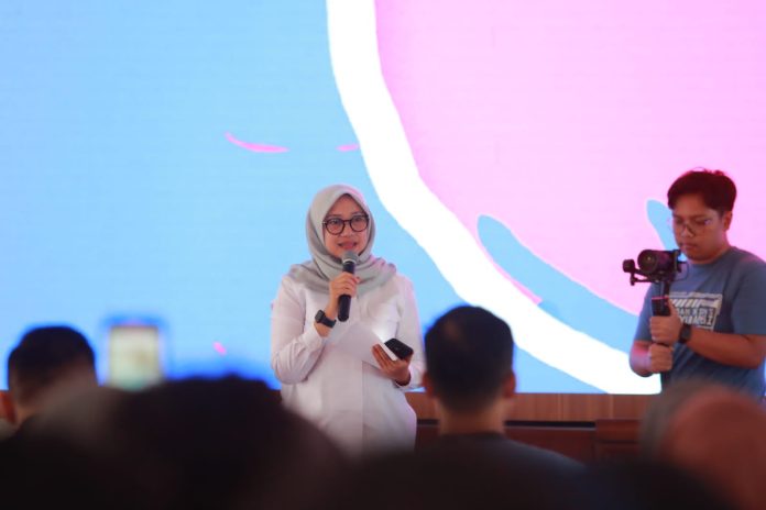 Banyuwangi Regent Ipuk Fiestiandani in the “Pitching Day” of The Jagoan Bisnis Banyuwangi.