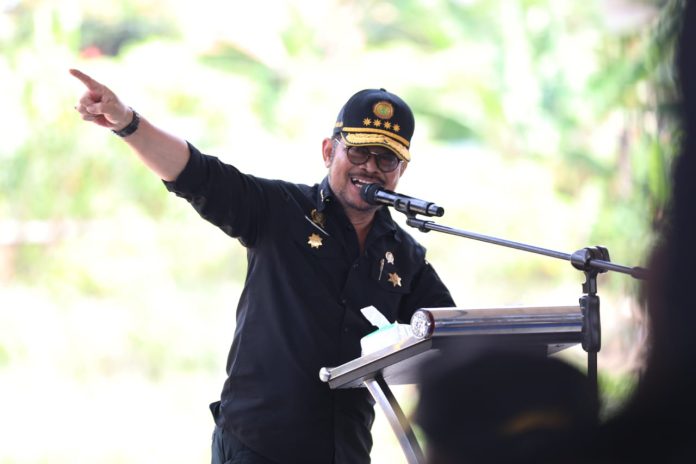 Menteri Pertanian Syahrul Yasin Limpo (Mentan SYL) saat menghadiri meninjau tanam padi perdana Gerakan Nasional El Nino di Desa Pelabuhan Dalam, Kecamatan Pemulutan, Kabupaten Ogan Ilir, Sumsel, Senin, 7 Agustus 2023 (Foto: Humas Ditjen Prasarana dan Sarana Pertanian Kementerian Pertanian/ THE EDITOR)