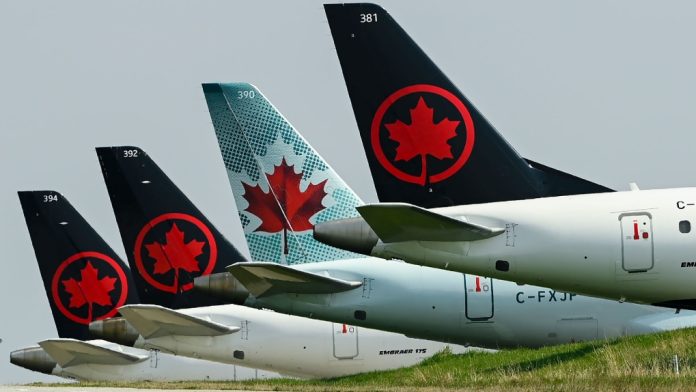 Ilustrasi pesawat-pesawat Air Canada.