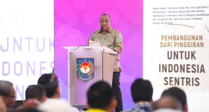 Deputy Minister of Home Affairs John Wempi Wetipo at the Regional Government Stakeholder Strengthening Meeting in the context of implementing P3PD Regional I 2023 held in Bali (Picture: Public Relations of Ditjen Bina Desa/ THE EDITOR)