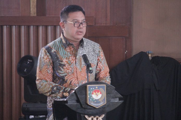 The Inspector General (Irjen) of the Ministry of Home Affairs Tomsi Tohir Balaw gave his speech at the capacity building training for village officials and village institutional administrators in 2023 in Bandung, West Java, Thursday (21/9).