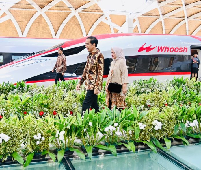 Indonesian President Jokowi with First Lady Iriana at the KCJB inauguration event.