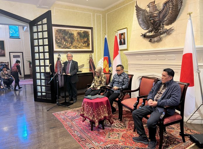The moment of Minister of Administrative and Bureaucratic Reform Abdullah Azwar Anas' visit to the Embassy of the Republic of Indonesia in Tokyo, Japan, on Thursday (30/11). (Picture: Ministry of Administrative and Bureaucratic Reform/THE EDITOR)