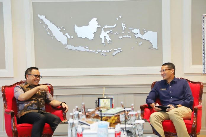 Minister of Administrative and Bureaucratic Reform Abdullah Azwar Anas and Minister of Tourism and Creative Economy Sandiaga Uno. (Photo: Ministry of Administrative and Bureaucratic Reform/THE EDITOR)