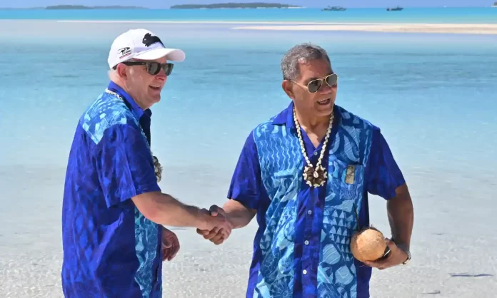 Perdana Menteri Australia Anthony Albanese dan Perdana Menteri Tuvalu Kausea Natano. (Foto: Mick Tsikas/AAP)