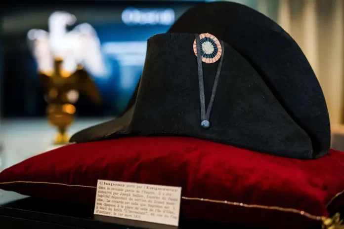 Topi Napoleon Bonaparte. (Foto: Dimitar Dilkoff/Getty Images)