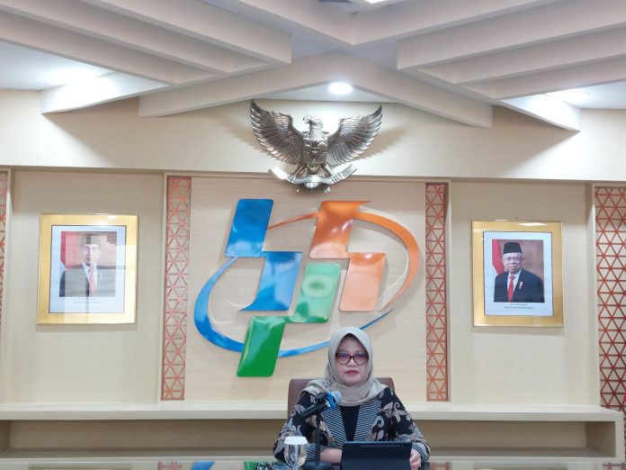 Deputy for Distribution Statistics and Services at the Statistics Indonesia (BPS) Pudji Ismartini in a pers conference held on Wednesday (1/11). (Picture: Khopipah Indah Lestari/THE EDITOR)