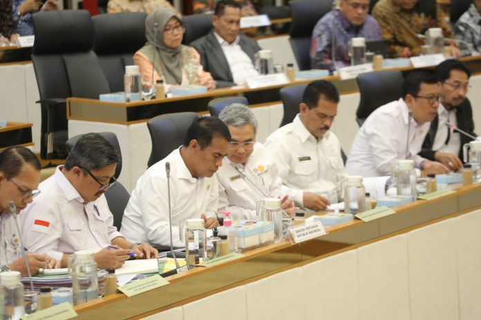 Kementerian Pertanian rapat di DPR (Foto: Humas Ditjen Prasarana dan Sarana Pertanian/ THE EDITOR)