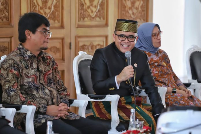Minister of Administrative and Bureaucratic Reform Abdullah Azwar Anas. (Foto: Public Relation of Ministry of Administrative and Bureaucratic Reform/THE EDITOR)
