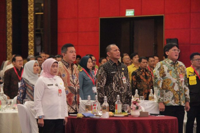 Secretary of the Directorate General of Village Governance of the Ministry of Home Affairs Paudah (far left, white shirt). (Photo: Public Relations of General of Village Governance/THE EDITOR)