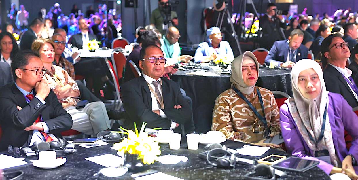 Makassar Mayor Moh. Ramdhan "Danny" Pomanto accompanied by his wife, Indira Yusuf Ismail, at the Mayor Forum of World Cities Summit (WCS) 2024. (Photo: Public Relations of the Mayor of Makassar/THE EDITOR)