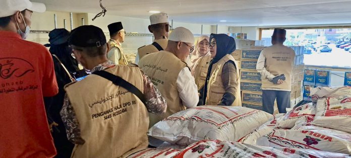 Abdul Hakim dan 8 anggota pengawas haji dari DPD sedang melakukan sidak terhadap kondisi haji lansia di Mekkah beberapa waktu lalu (Foto: Humas DPD RI/ THE EDITOR)