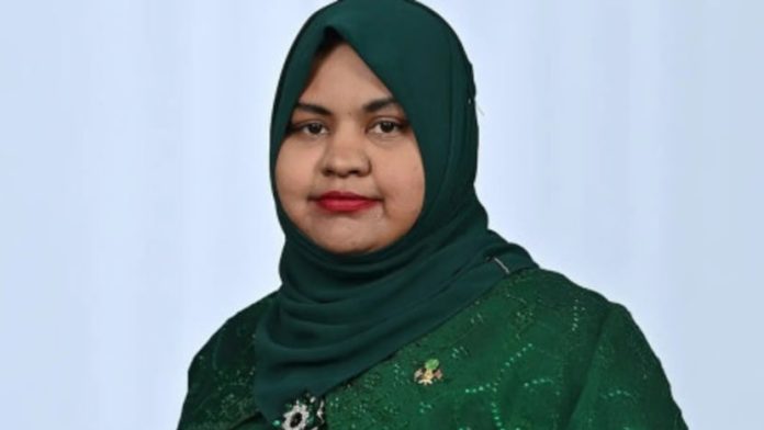 Menteri Negara Lingkungan Hidup, Perubahan Iklim, dan Energi Maladewa Fathimath Shamnaz Ali Saleem (Foto: Channel NewsAsia/ Wikimedia Commons/ THE EDITOR)