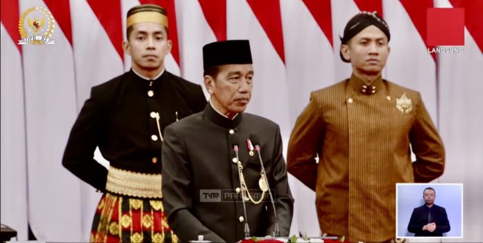 Tangkapan layar: Presiden Jokowi saat berpidato pada sidang tahunan MPR RI bersama DPR - DPD RI (Foto: Youtube/THE EDITOR)