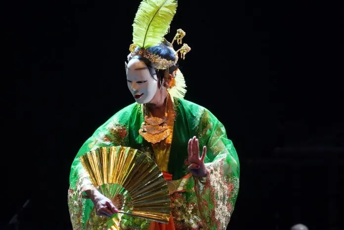 Didik Nini Thowok’s performance to open the Indonesian Dance Festival (IDF) 2024 with “Bedhaya Hagoromo” choreographed by the Maestro (PHOTO: Elitha Evinora Beru Tarigan/THE EDITOR)