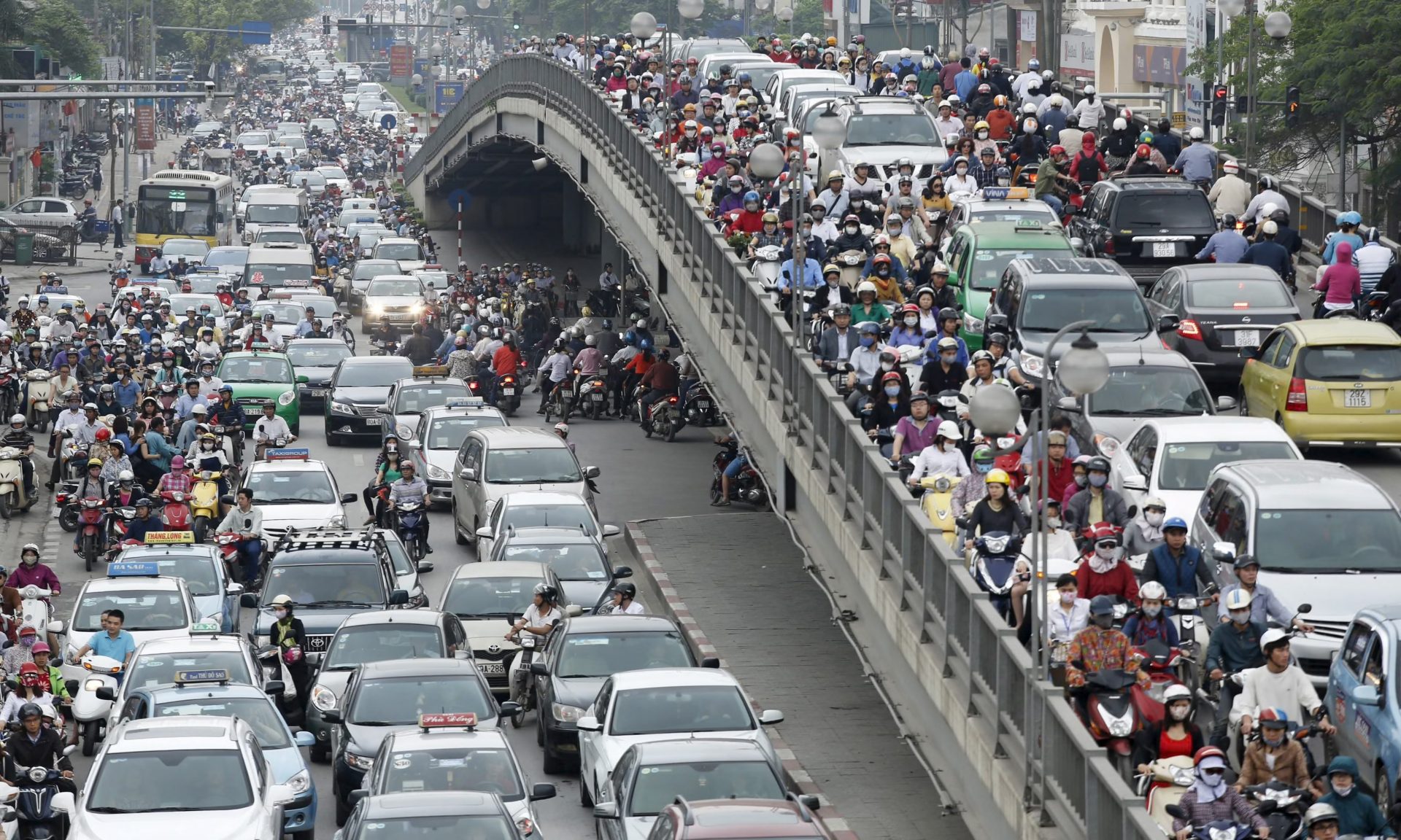The rise of cars in Vietnam’s capital has exacerbated congestion issues on the streets (Photo: Kham/Reuters/THE EDITOR)