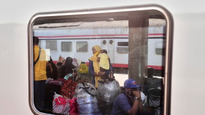 Mesir sediakan kereta api gratis bagi pengungsi Sudan (FOTO: The Associated Press/The Independent/THE EDITOR)