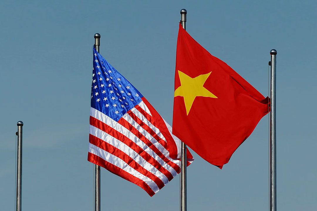United States and Vietnam flags (Photo: Reuters/THE EDITOR)