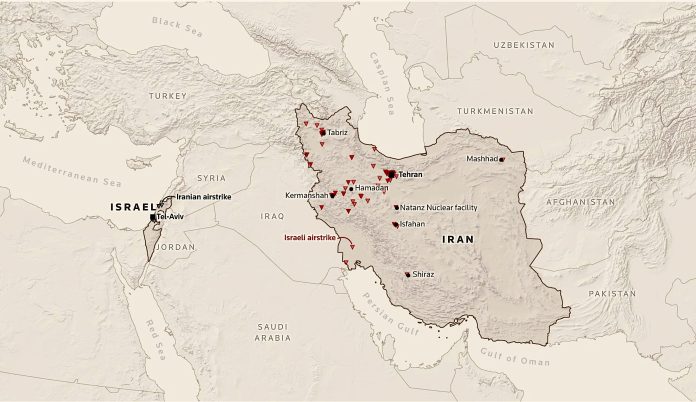 Peta wilayah Iran (kanan) dan Israel (kiri) yang dikeluarkan oleh American Enterprise Institute (FOTO: Reuters).